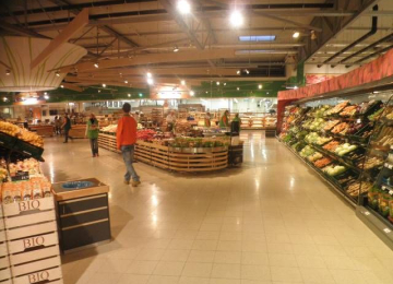 Shopping and civic center Globus Havirov